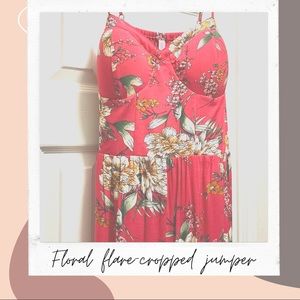 Floral thin strapped top, jumper.